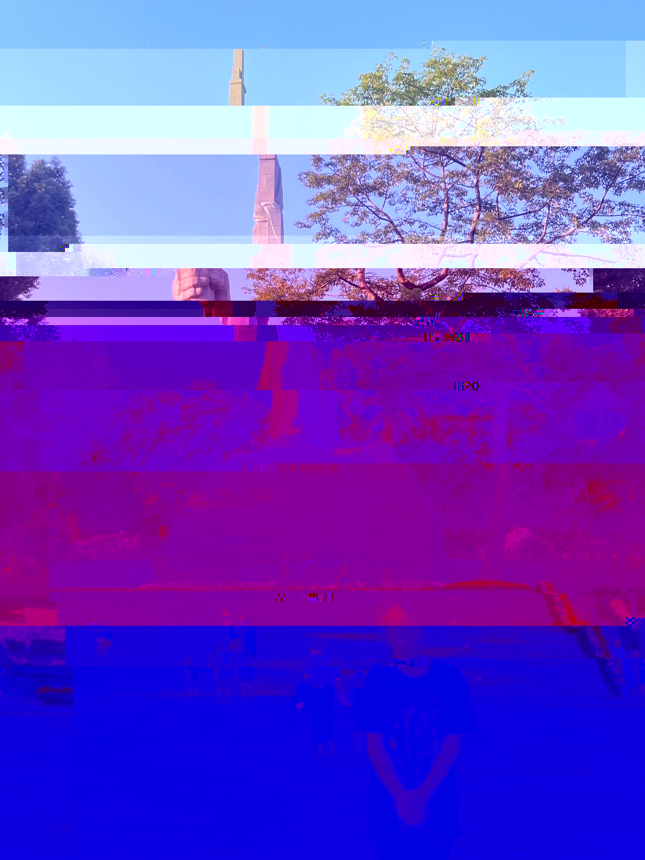 人們走在公園裡AI 生成的内容可能不正确。